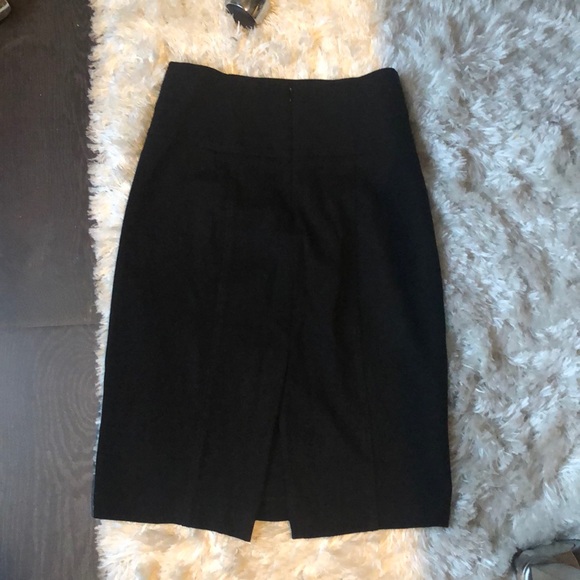 Cache contour black skirt with buckle - Picture 3 of 5